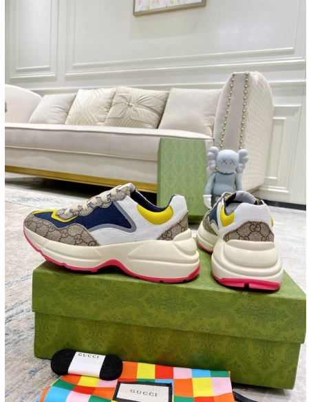 FashionStatement,GUCCI,IconicStyle,ItalianCraftsmanship,LuxuryFootwear,SNEAKER