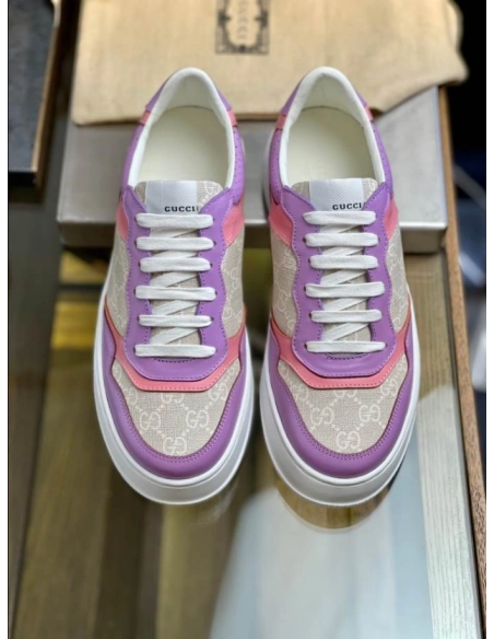 FashionStatement,GUCCI,IconicStyle,ItalianCraftsmanship,LuxuryFootwear,SNEAKER