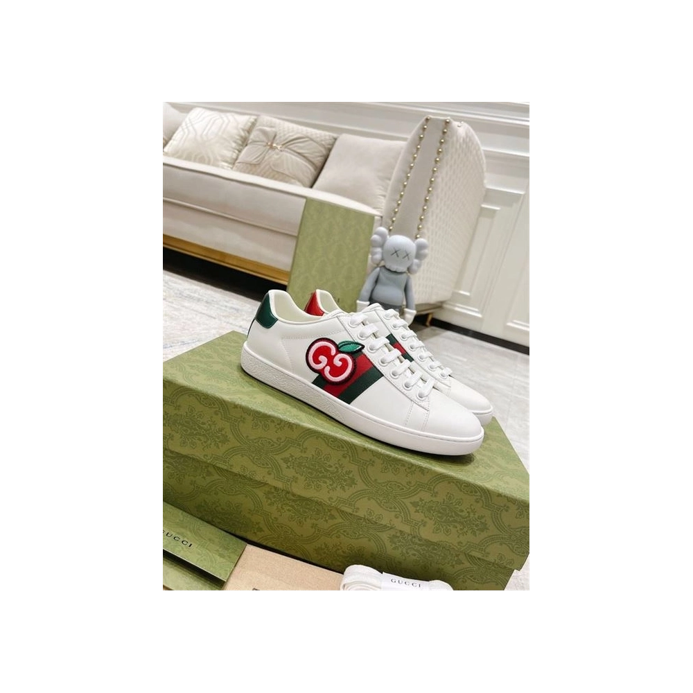 GUCCI,Lowtop,LuxuryFootwear,SNEAKER