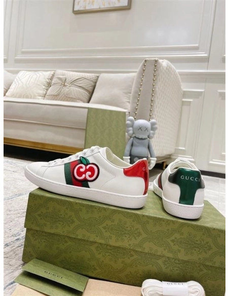 GUCCI,Lowtop,LuxuryFootwear,SNEAKER