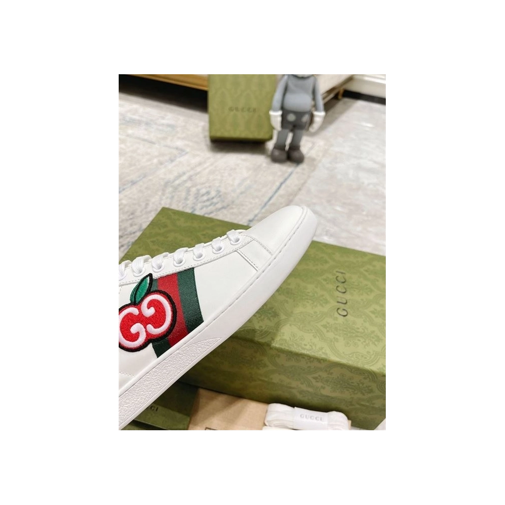 GUCCI,Lowtop,LuxuryFootwear,SNEAKER