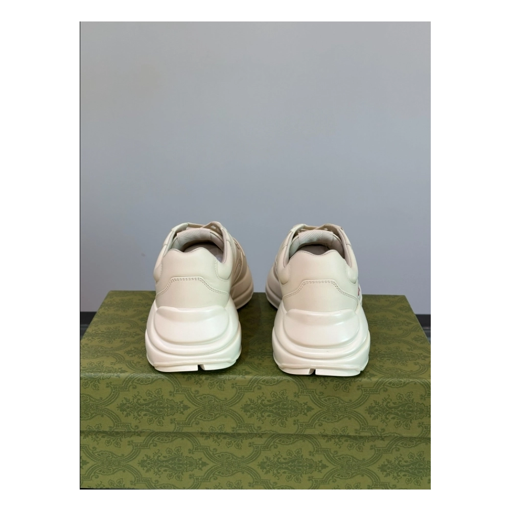 FashionStatement,GUCCI,IconicStyle,ItalianCraftsmanship,LuxuryFootwear,SNEAKER