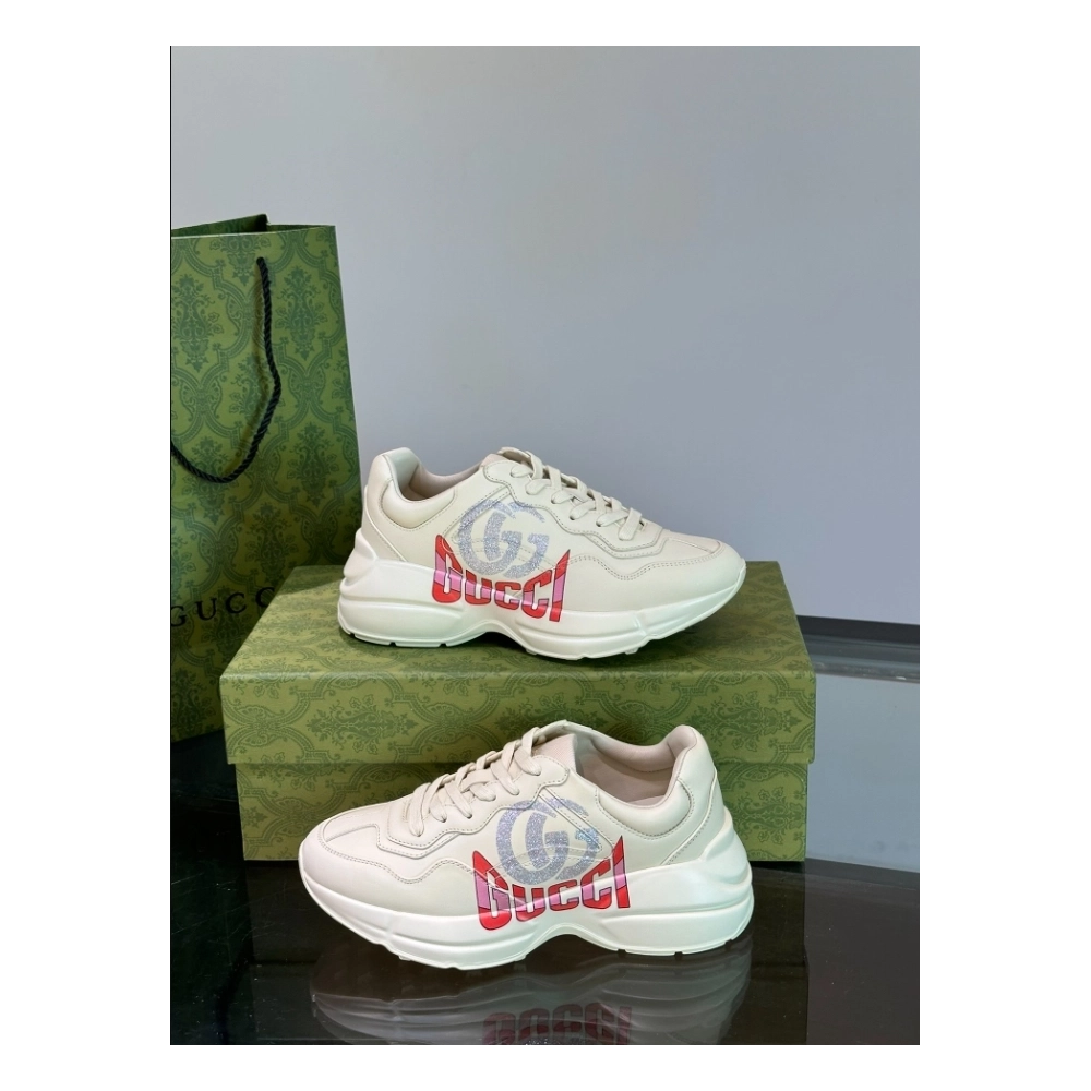 FashionStatement,GUCCI,IconicStyle,ItalianCraftsmanship,LuxuryFootwear,SNEAKER