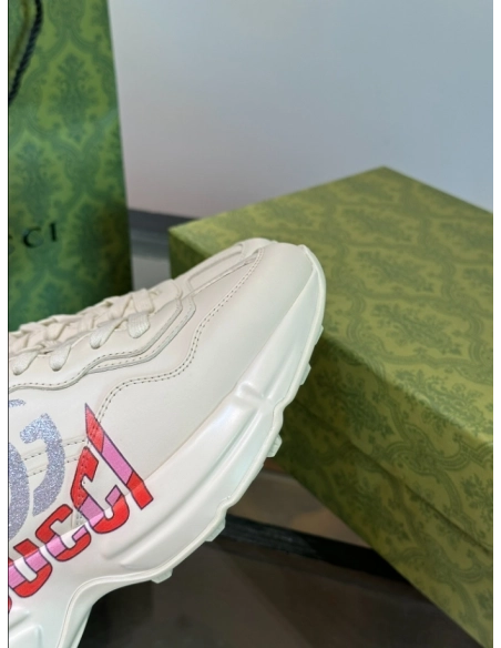 FashionStatement,GUCCI,IconicStyle,ItalianCraftsmanship,LuxuryFootwear,SNEAKER