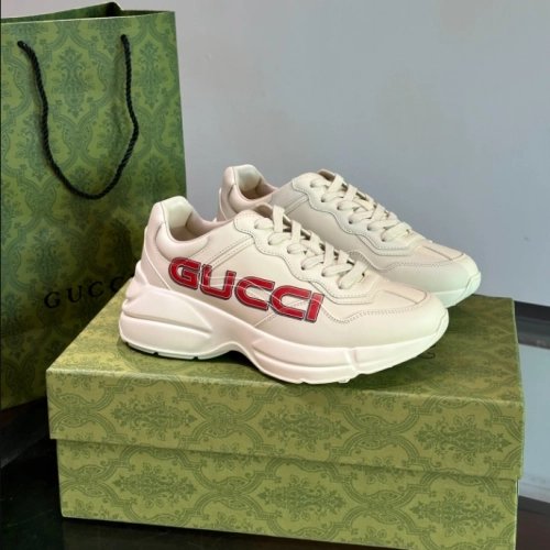 FashionStatement,GUCCI,IconicStyle,ItalianCraftsmanship,LuxuryFootwear,SNEAKER