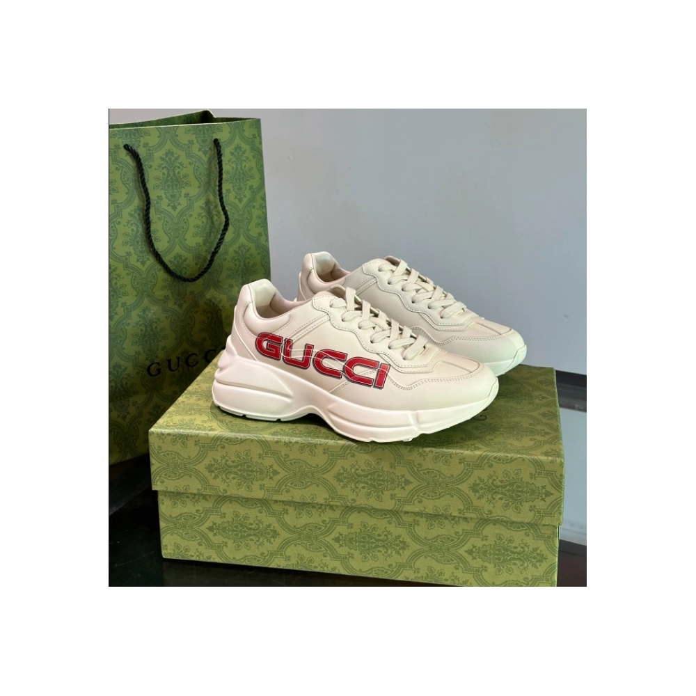 FashionStatement,GUCCI,IconicStyle,ItalianCraftsmanship,LuxuryFootwear,SNEAKER