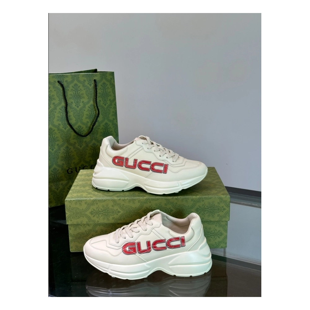 FashionStatement,GUCCI,IconicStyle,ItalianCraftsmanship,LuxuryFootwear,SNEAKER