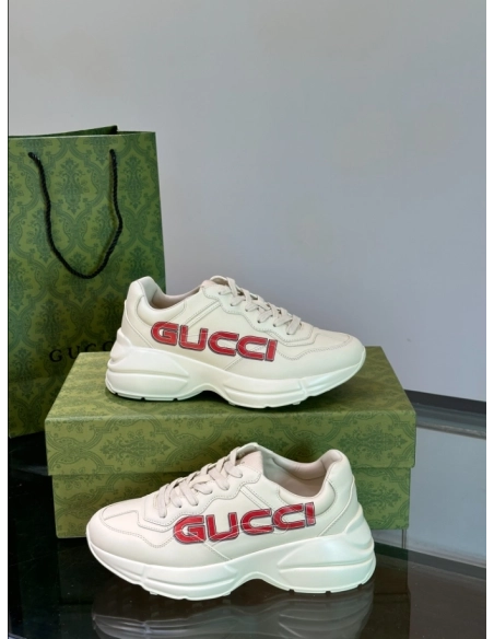 FashionStatement,GUCCI,IconicStyle,ItalianCraftsmanship,LuxuryFootwear,SNEAKER