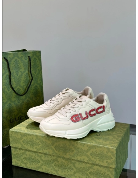 FashionStatement,GUCCI,IconicStyle,ItalianCraftsmanship,LuxuryFootwear,SNEAKER