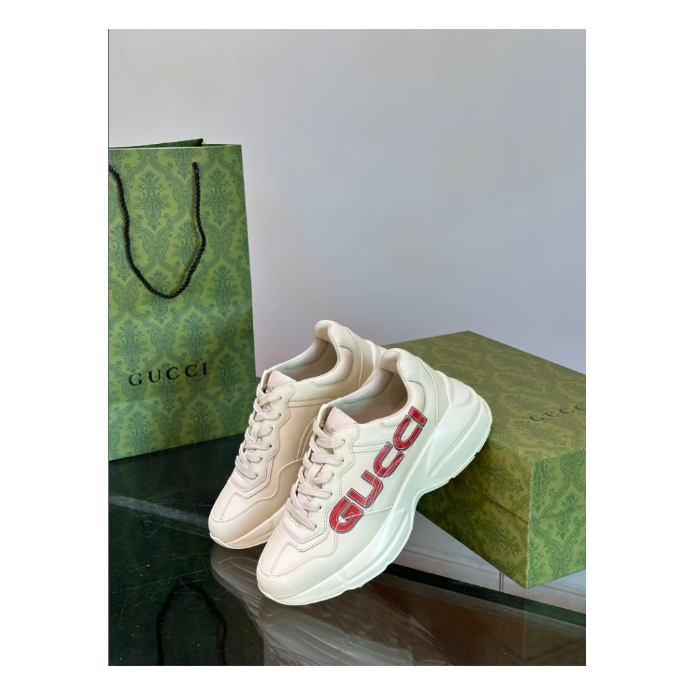 FashionStatement,GUCCI,IconicStyle,ItalianCraftsmanship,LuxuryFootwear,SNEAKER