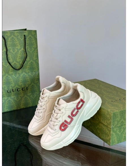 FashionStatement,GUCCI,IconicStyle,ItalianCraftsmanship,LuxuryFootwear,SNEAKER