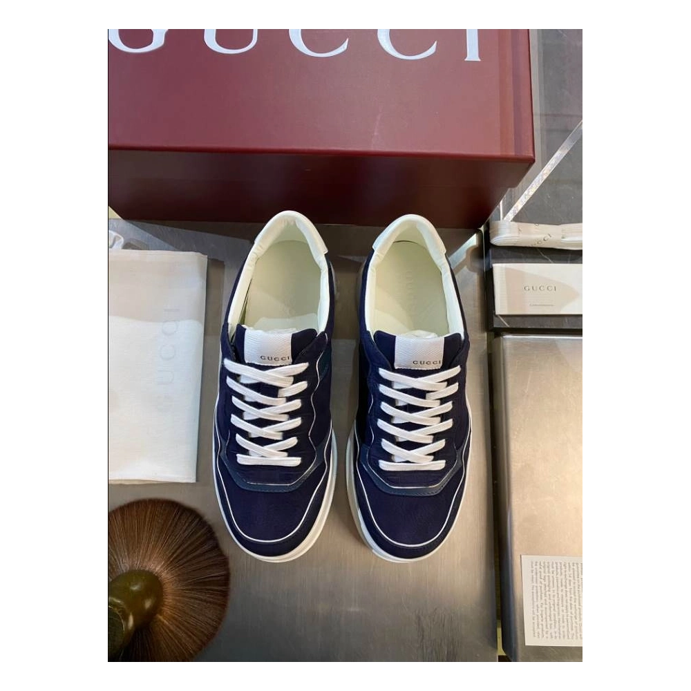 FashionStatement,GUCCI,IconicStyle,ItalianCraftsmanship,LuxuryFootwear,SNEAKER