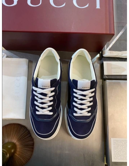 FashionStatement,GUCCI,IconicStyle,ItalianCraftsmanship,LuxuryFootwear,SNEAKER