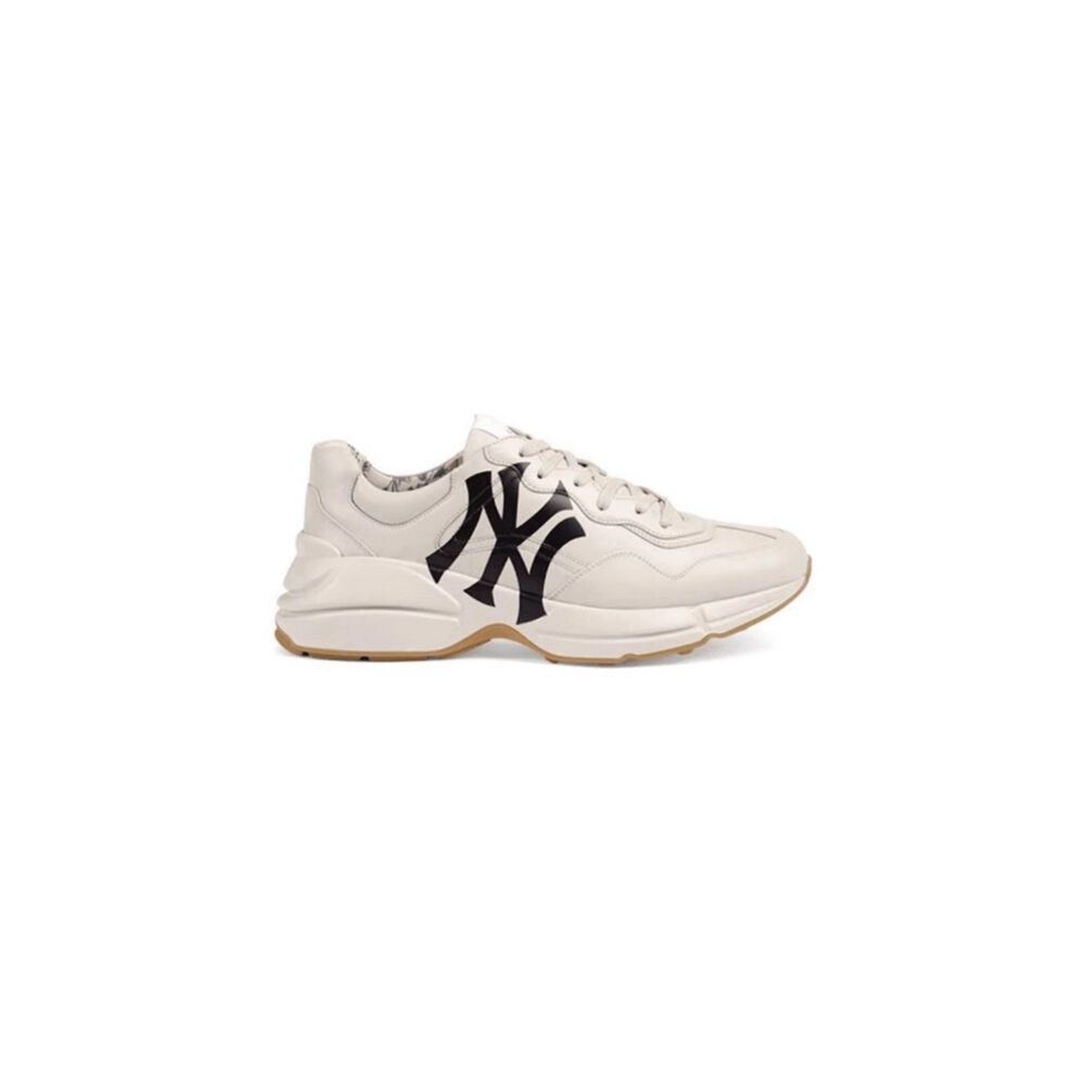 FashionStatement,GUCCI,IconicStyle,ItalianCraftsmanship,LuxuryFootwear,SNEAKER