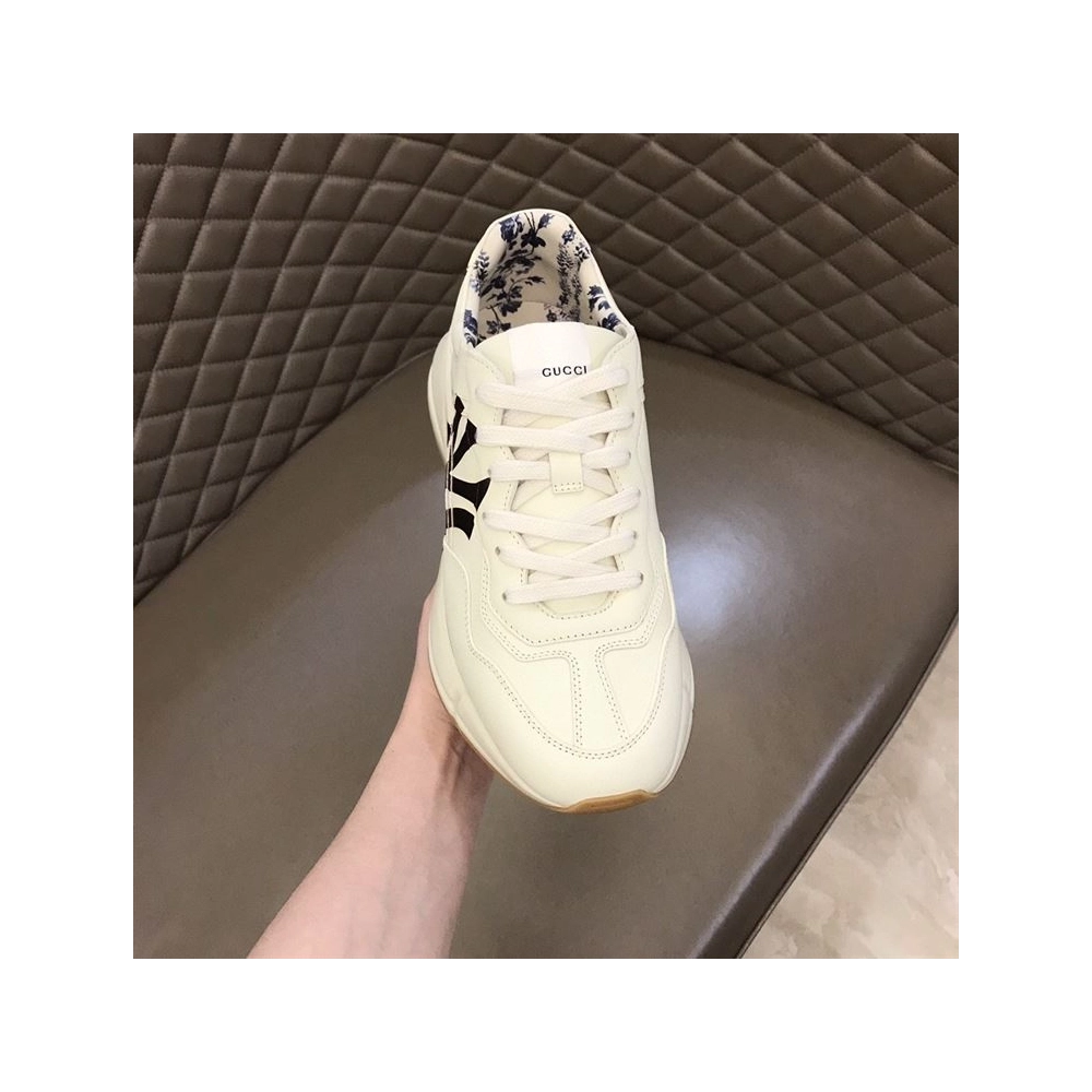FashionStatement,GUCCI,IconicStyle,ItalianCraftsmanship,LuxuryFootwear,SNEAKER