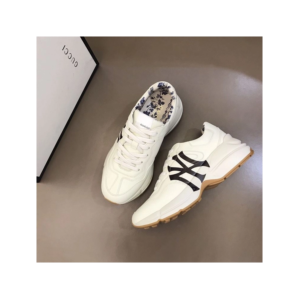 FashionStatement,GUCCI,IconicStyle,ItalianCraftsmanship,LuxuryFootwear,SNEAKER