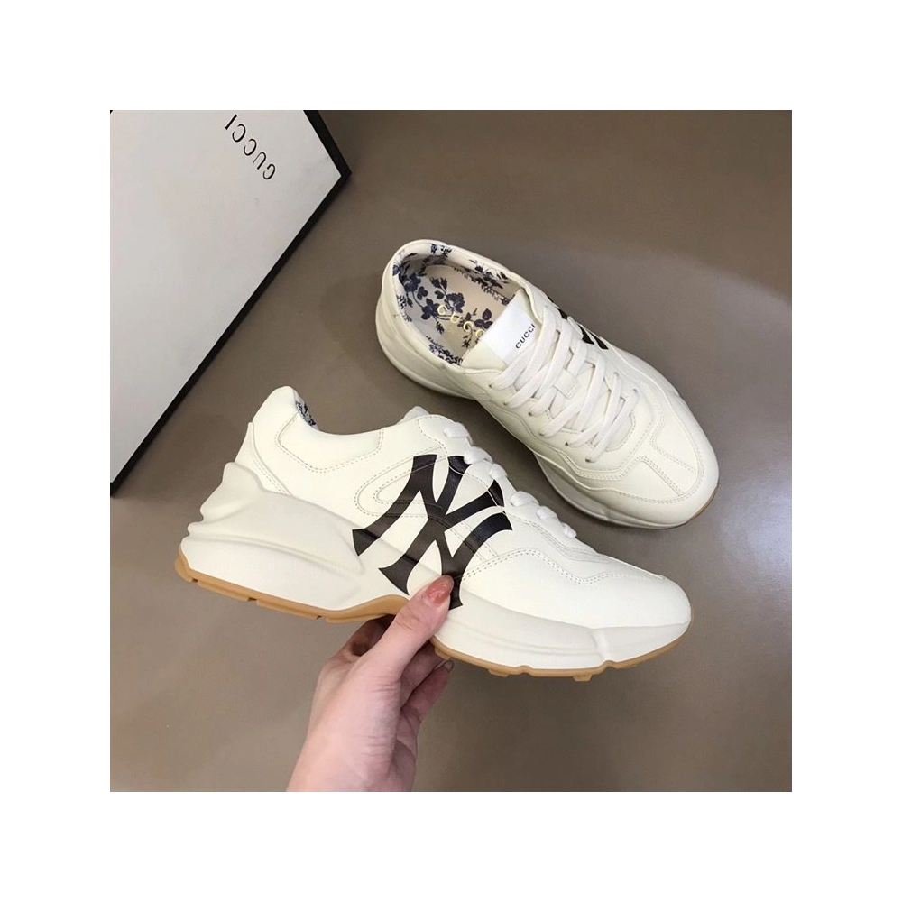 FashionStatement,GUCCI,IconicStyle,ItalianCraftsmanship,LuxuryFootwear,SNEAKER