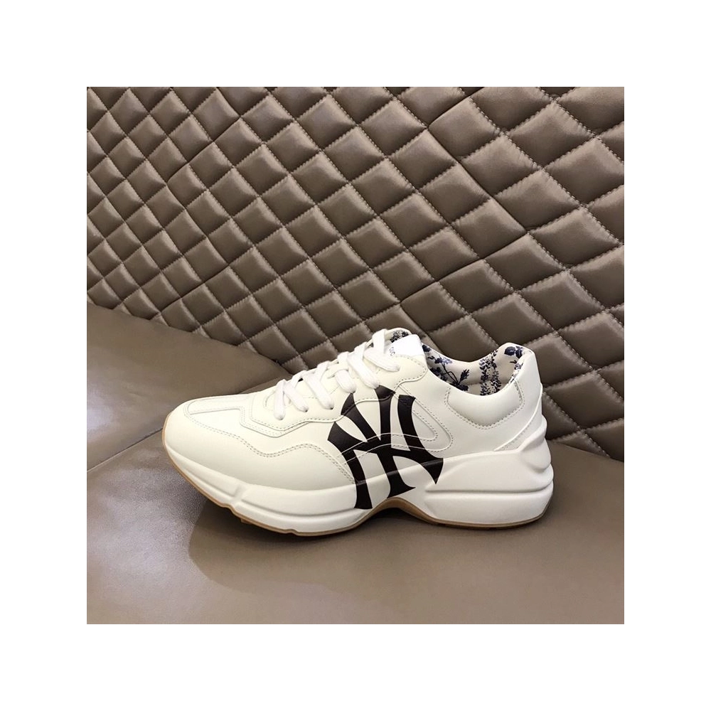 FashionStatement,GUCCI,IconicStyle,ItalianCraftsmanship,LuxuryFootwear,SNEAKER