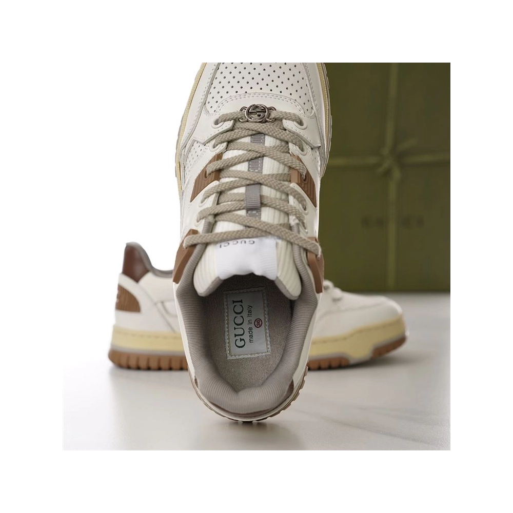 FashionStatement,GUCCI,IconicStyle,ItalianCraftsmanship,LuxuryFootwear,SNEAKER