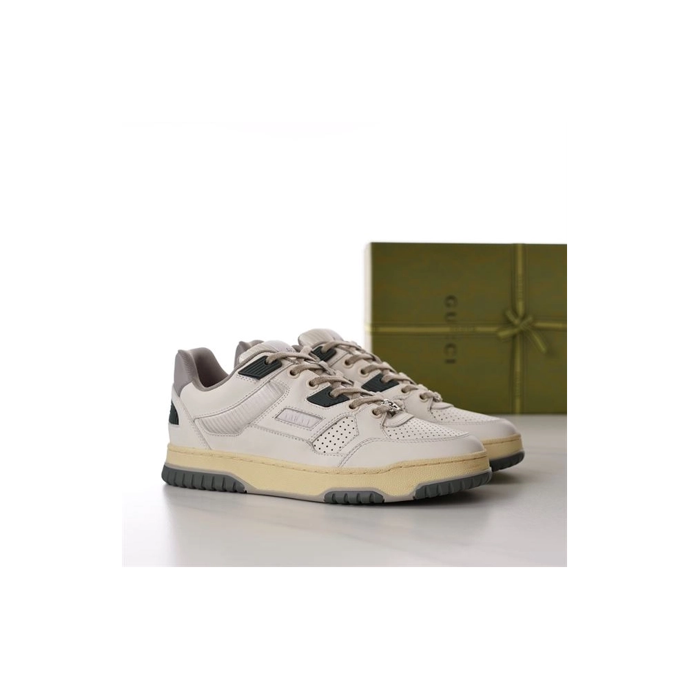 FashionStatement,IconicStyle,ItalianCraftsmanship,LuxuryFootwear,SNEAKER