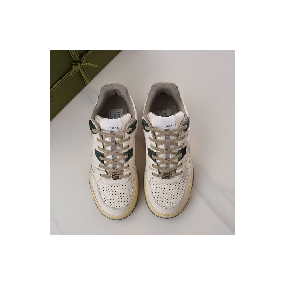 FashionStatement,IconicStyle,ItalianCraftsmanship,LuxuryFootwear,SNEAKER