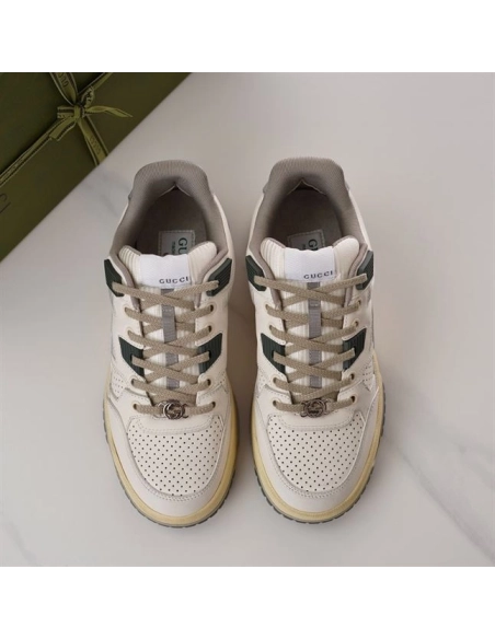 FashionStatement,IconicStyle,ItalianCraftsmanship,LuxuryFootwear,SNEAKER