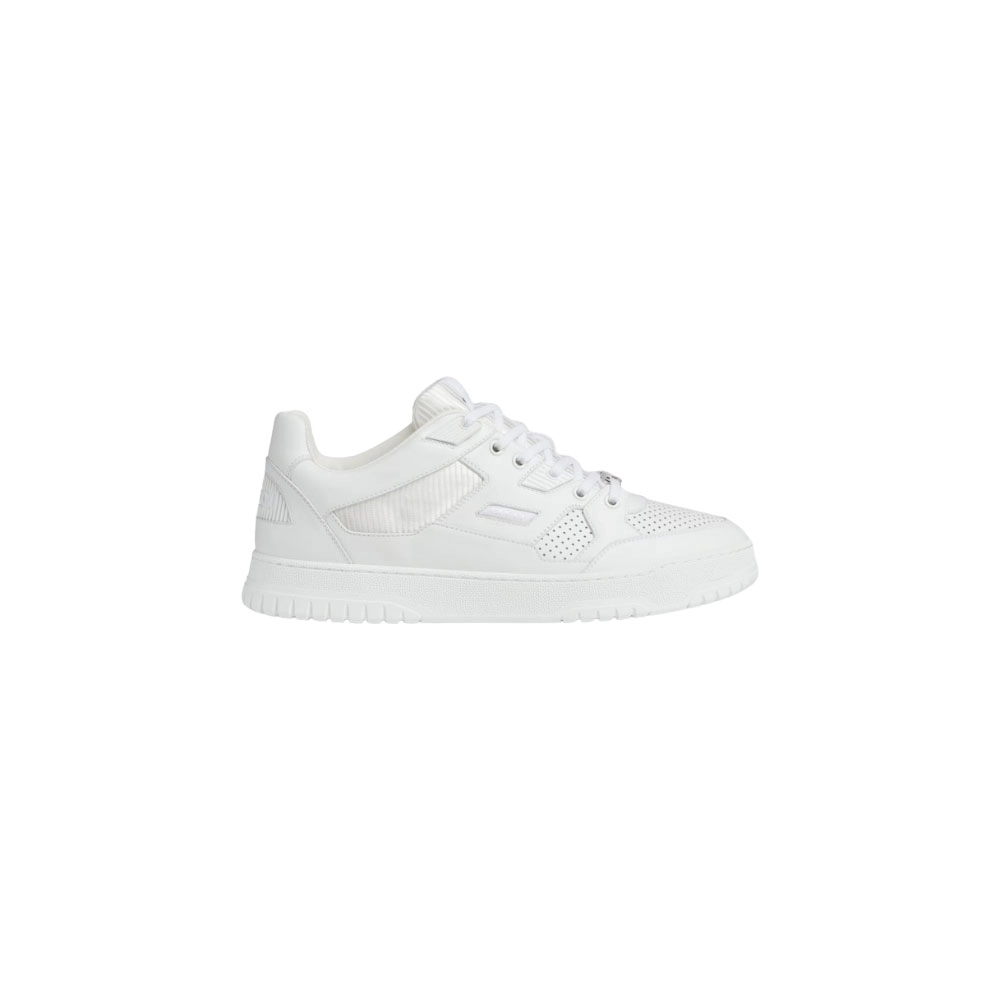 FashionStatement,GUCCI,IconicStyle,ItalianCraftsmanship,LuxuryFootwear,SNEAKER