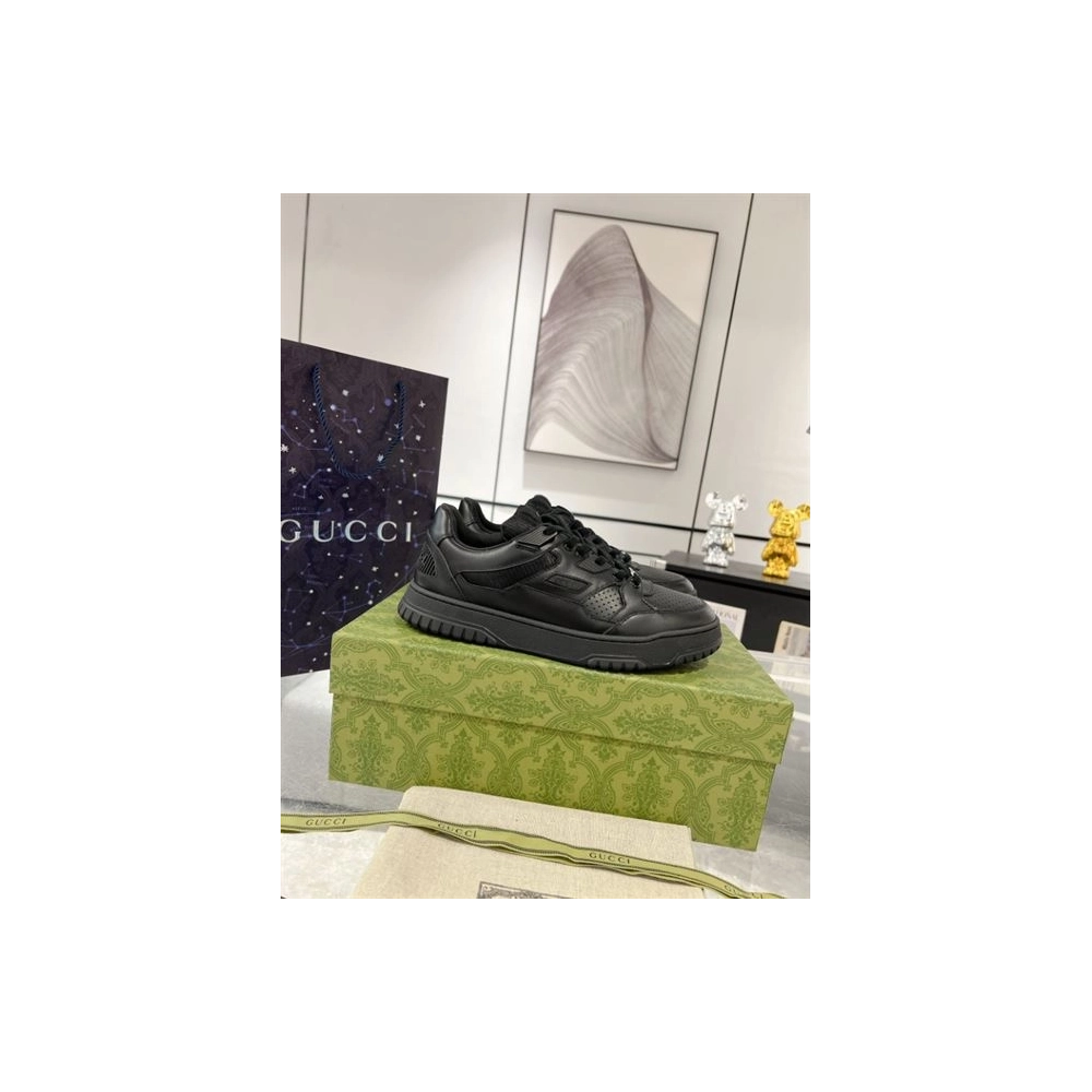 FashionStatement,GUCCI,IconicStyle,ItalianCraftsmanship,LuxuryFootwear,SNEAKER