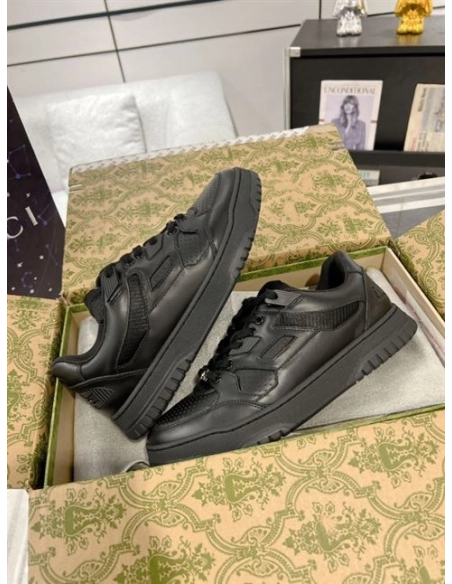 FashionStatement,GUCCI,IconicStyle,ItalianCraftsmanship,LuxuryFootwear,SNEAKER