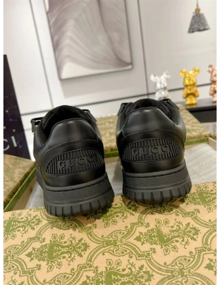 FashionStatement,GUCCI,IconicStyle,ItalianCraftsmanship,LuxuryFootwear,SNEAKER