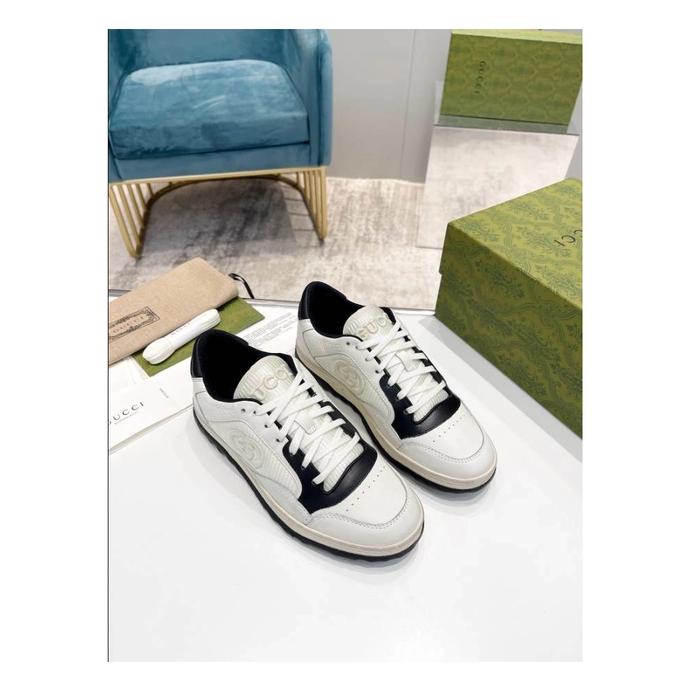 FashionStatement,GUCCI,IconicStyle,ItalianCraftsmanship,LuxuryFootwear,SNEAKER