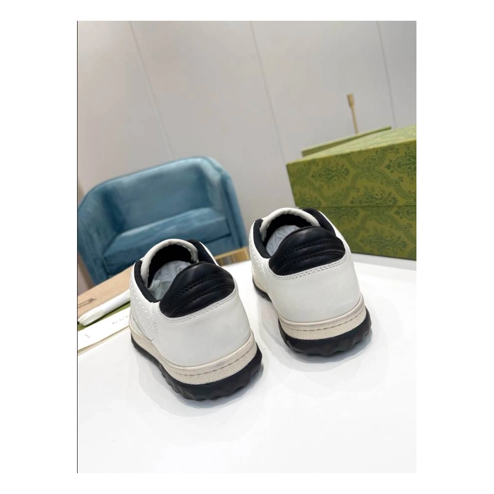 FashionStatement,GUCCI,IconicStyle,ItalianCraftsmanship,LuxuryFootwear,SNEAKER
