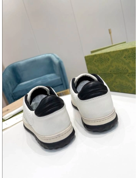 FashionStatement,GUCCI,IconicStyle,ItalianCraftsmanship,LuxuryFootwear,SNEAKER