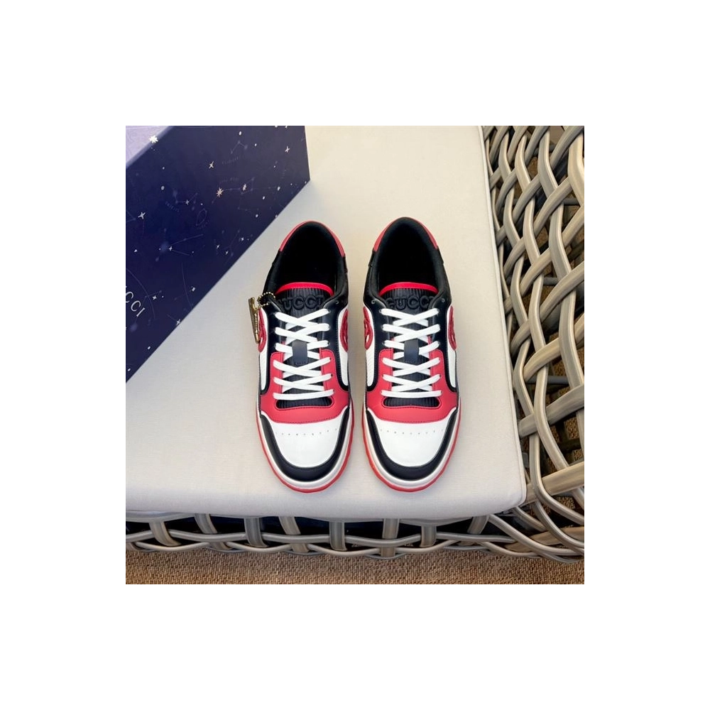 FashionStatement,GUCCI,IconicStyle,ItalianCraftsmanship,LuxuryFootwear,SNEAKER