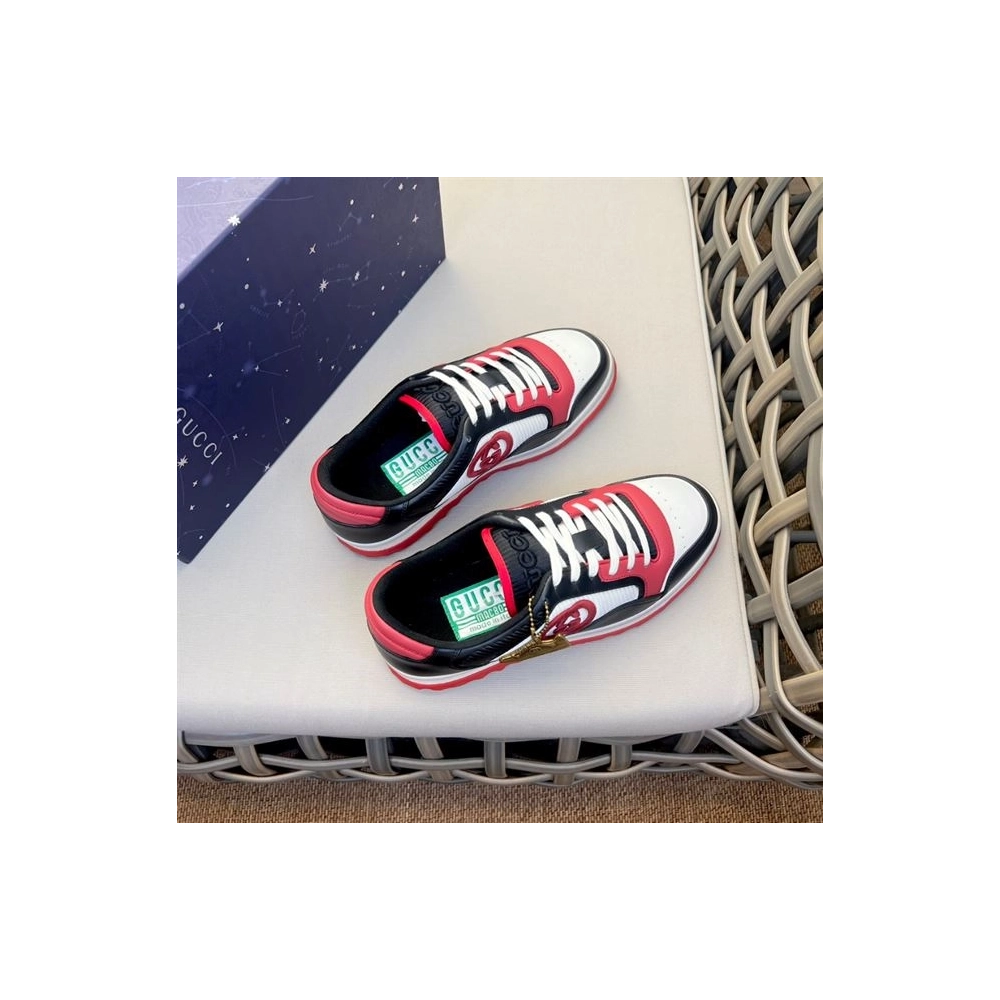 FashionStatement,GUCCI,IconicStyle,ItalianCraftsmanship,LuxuryFootwear,SNEAKER