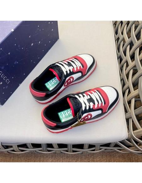 FashionStatement,GUCCI,IconicStyle,ItalianCraftsmanship,LuxuryFootwear,SNEAKER