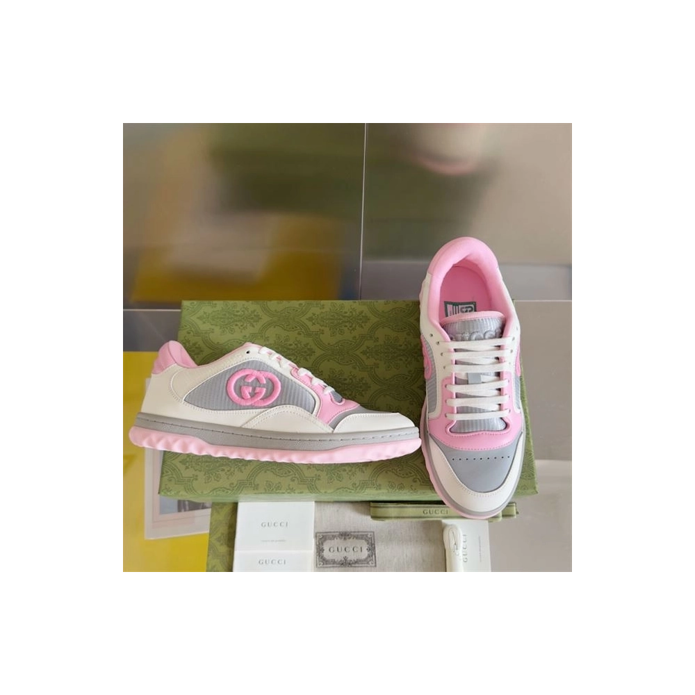 FashionStatement,GUCCI,IconicStyle,ItalianCraftsmanship,LuxuryFootwear,SNEAKER