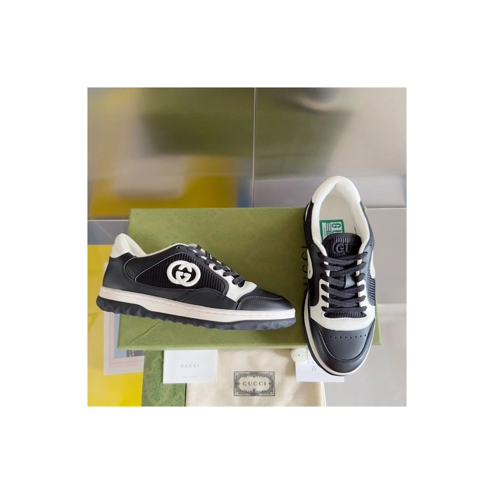 FashionStatement,GUCCI,IconicStyle,ItalianCraftsmanship,LuxuryFootwear,SNEAKER