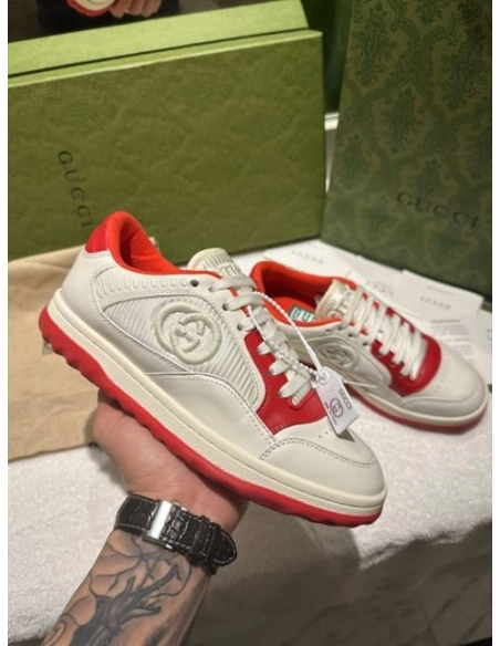 FashionStatement,GUCCI,IconicStyle,ItalianCraftsmanship,LuxuryFootwear,SNEAKER