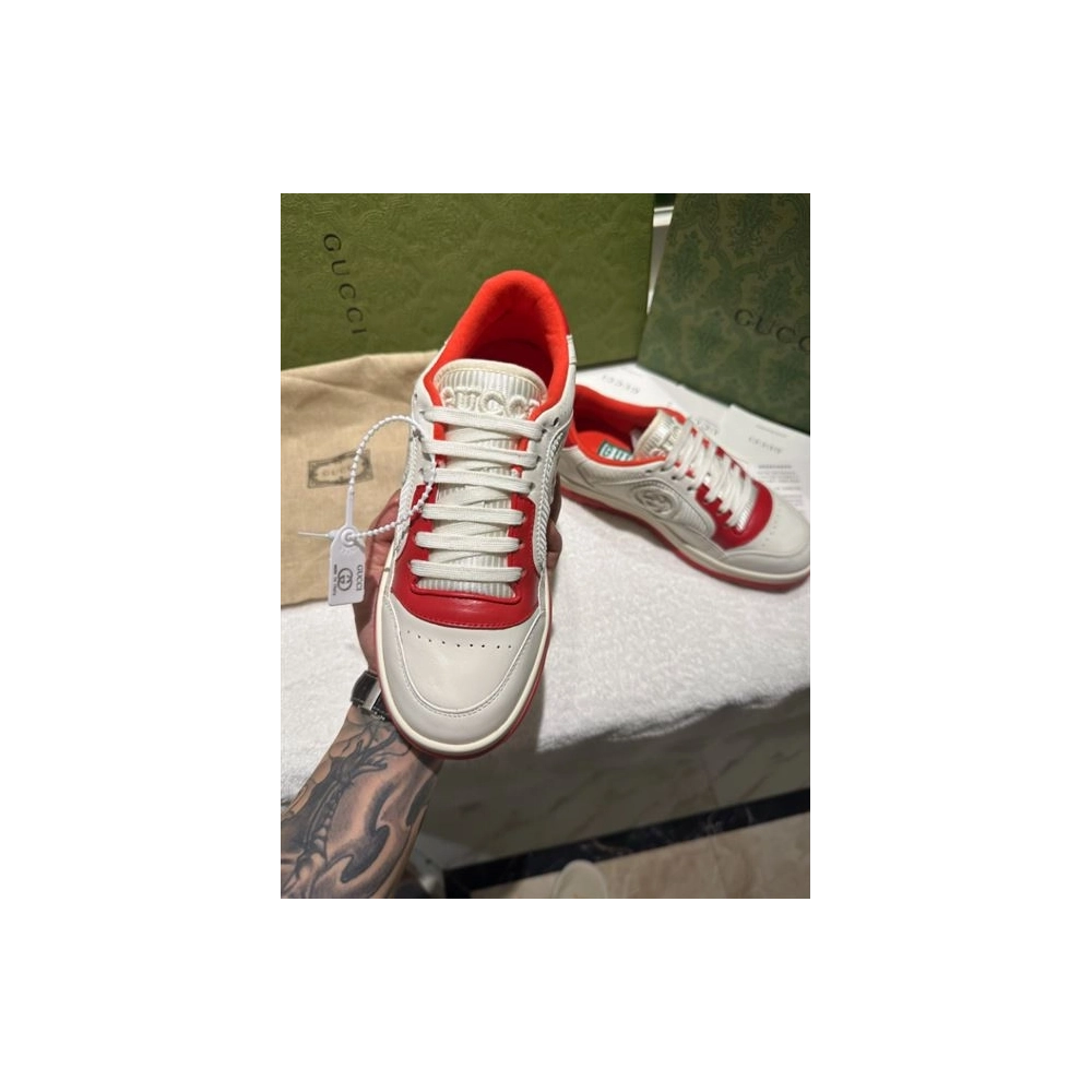 FashionStatement,GUCCI,IconicStyle,ItalianCraftsmanship,LuxuryFootwear,SNEAKER