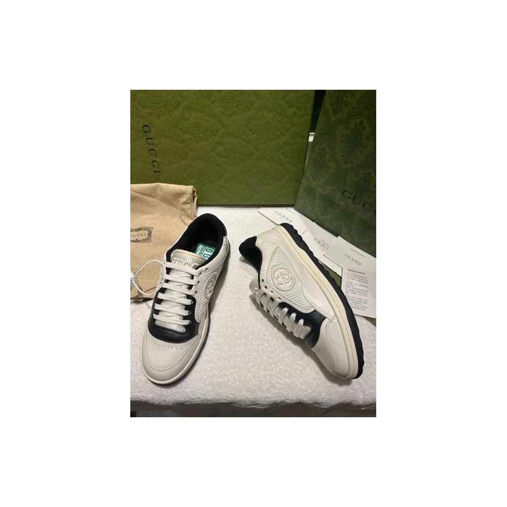 FashionStatement,GUCCI,IconicStyle,ItalianCraftsmanship,LuxuryFootwear,SNEAKER