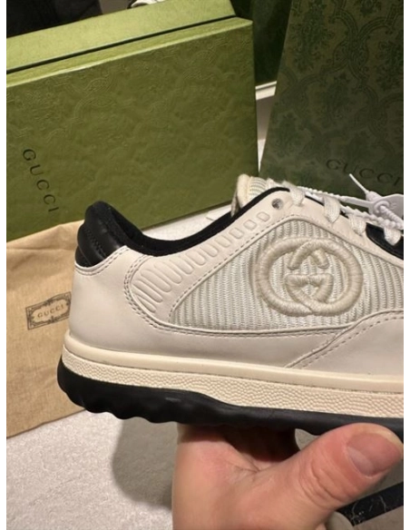 FashionStatement,GUCCI,IconicStyle,ItalianCraftsmanship,LuxuryFootwear,SNEAKER