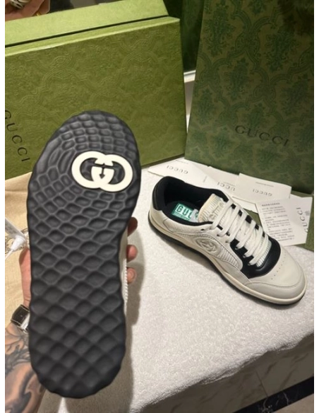 FashionStatement,GUCCI,IconicStyle,ItalianCraftsmanship,LuxuryFootwear,SNEAKER