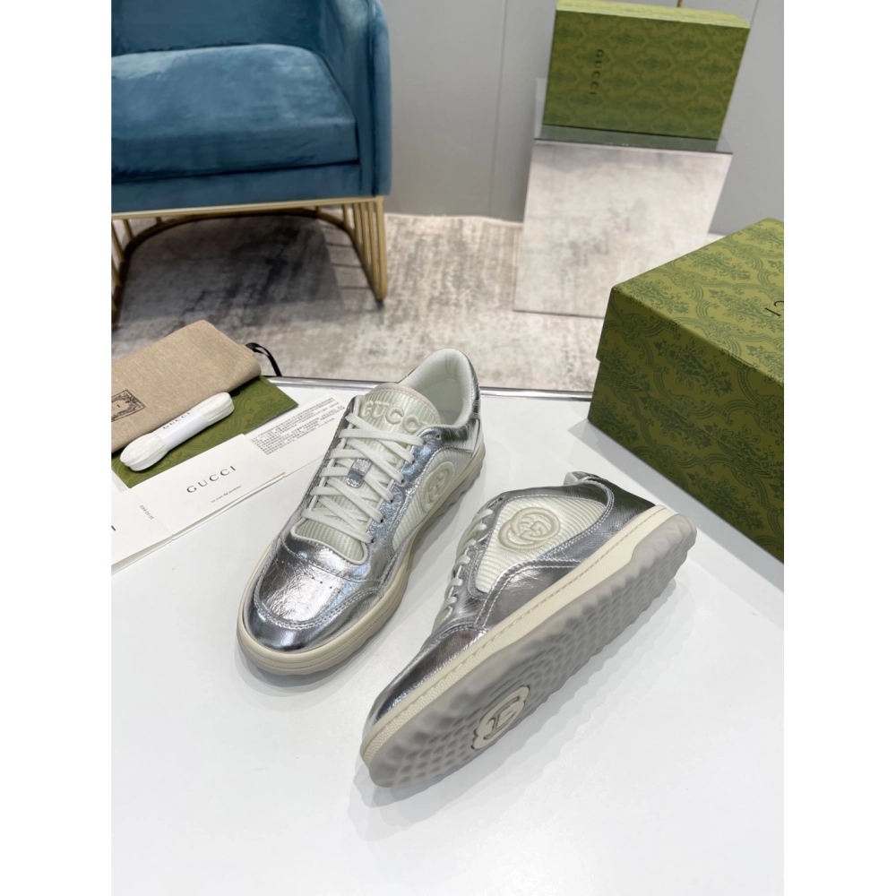 FashionStatement,GUCCI,IconicStyle,ItalianCraftsmanship,LuxuryFootwear,SNEAKER