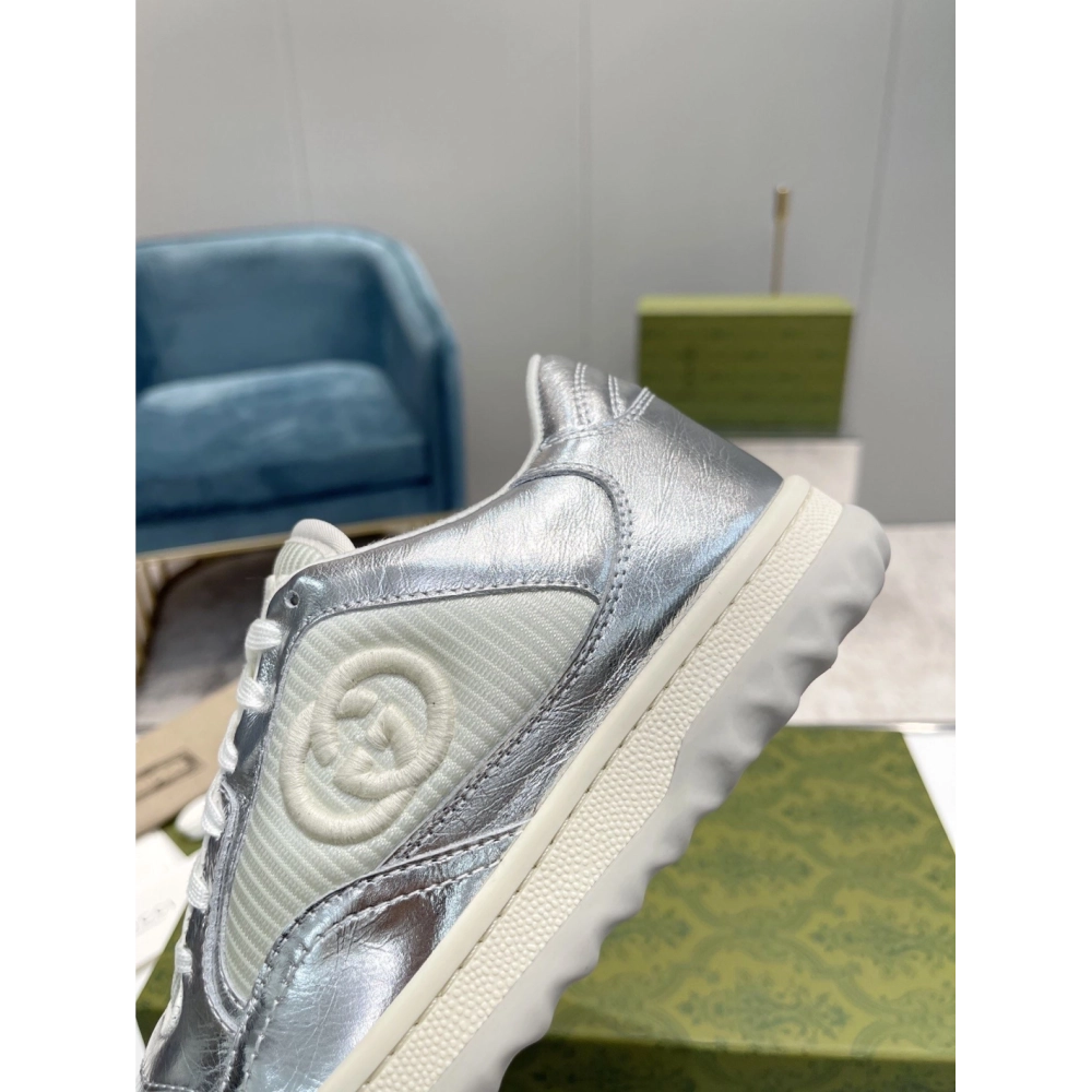 FashionStatement,GUCCI,IconicStyle,ItalianCraftsmanship,LuxuryFootwear,SNEAKER