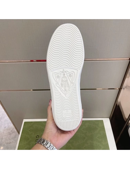 FashionStatement,GUCCI,LuxuryFootwear,SNEAKER