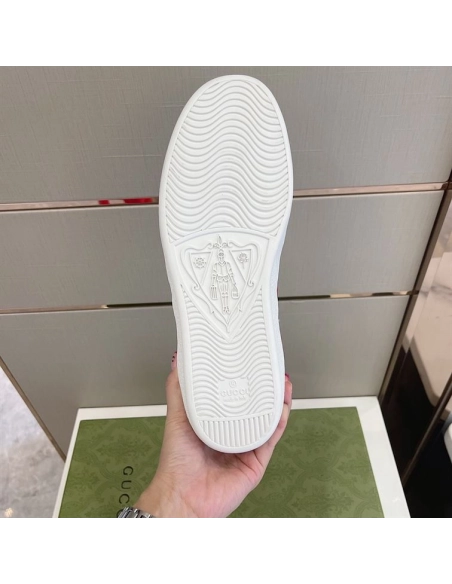 FashionStatement,GUCCI,LuxuryFootwear,SNEAKER