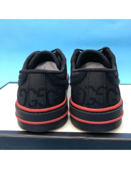 FashionStatement,GUCCI,IconicStyle,ItalianCraftsmanship,LuxuryFootwear,SNEAKER