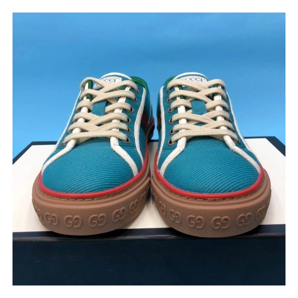 FashionStatement,GUCCI,IconicStyle,ItalianCraftsmanship,LuxuryFootwear,SNEAKER