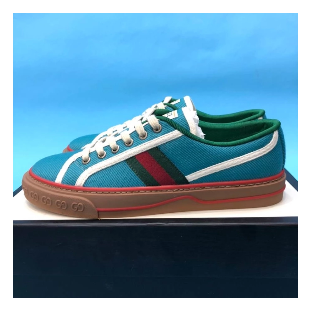 FashionStatement,GUCCI,IconicStyle,ItalianCraftsmanship,LuxuryFootwear,SNEAKER